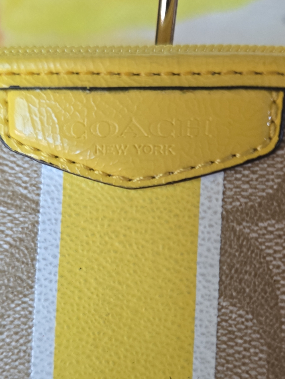 Coach Beige Signature Canvas Wristlet with Yellow Stripe And Hangtag - Picture 2 of 15